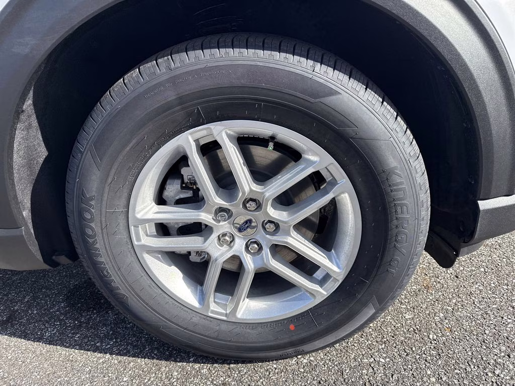 2026 Space White Metallic Ford Explorer Active RWD SUV