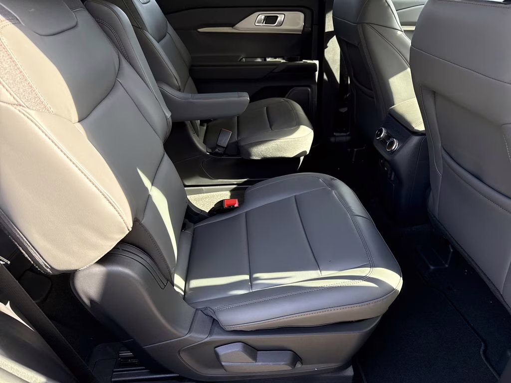 2026 Space White Metallic Ford Explorer Active RWD SUV