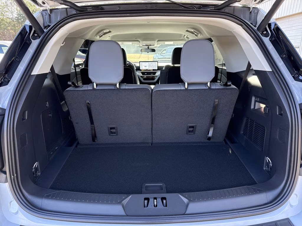 2026 Space White Metallic Ford Explorer Active RWD SUV