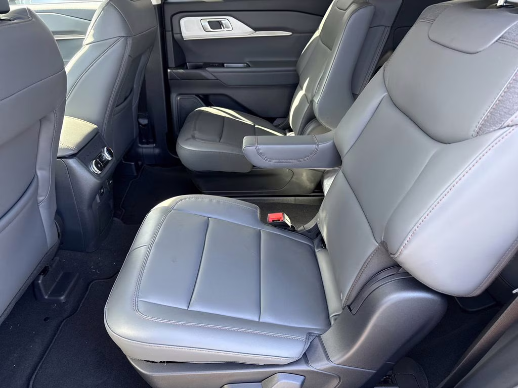 2026 Space White Metallic Ford Explorer Active RWD SUV