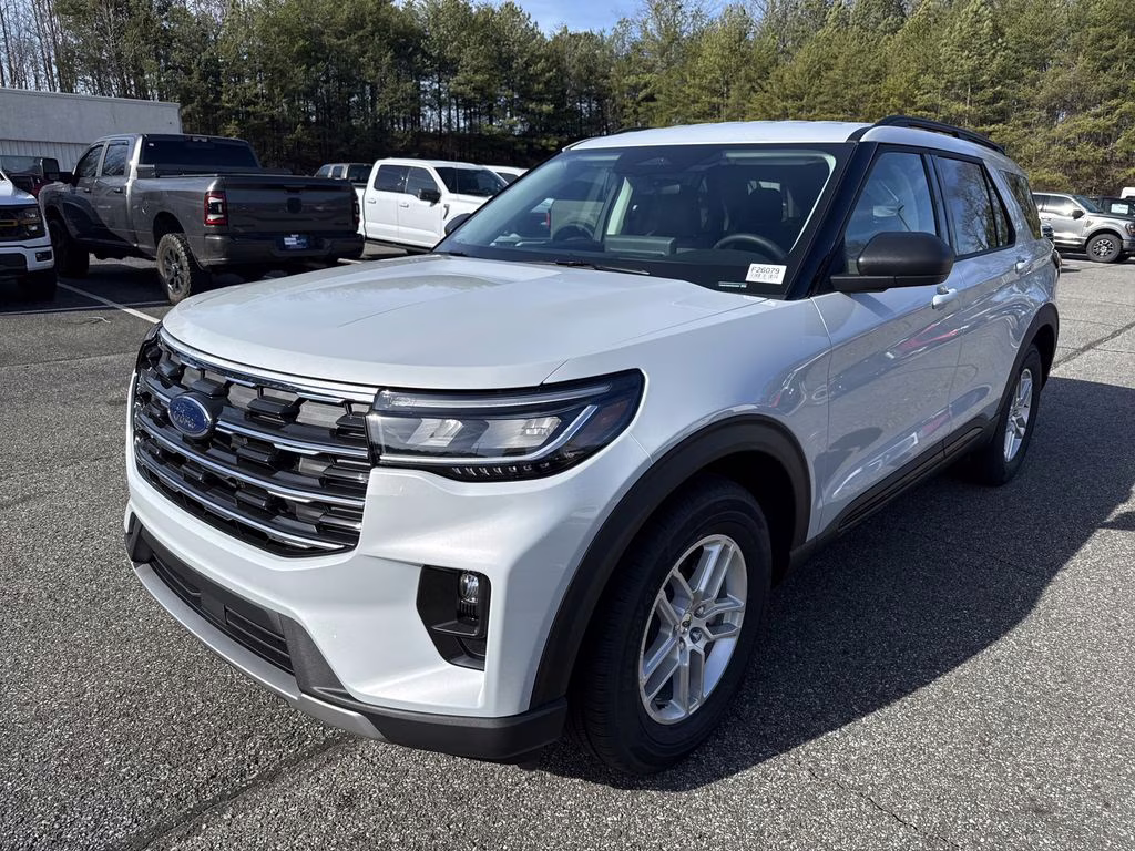 2026 Space White Metallic Ford Explorer Active RWD SUV