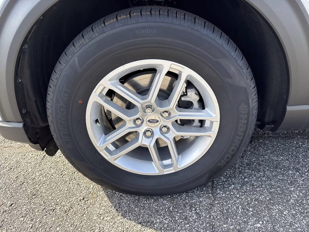 2026 Space White Metallic Ford Explorer Active RWD SUV