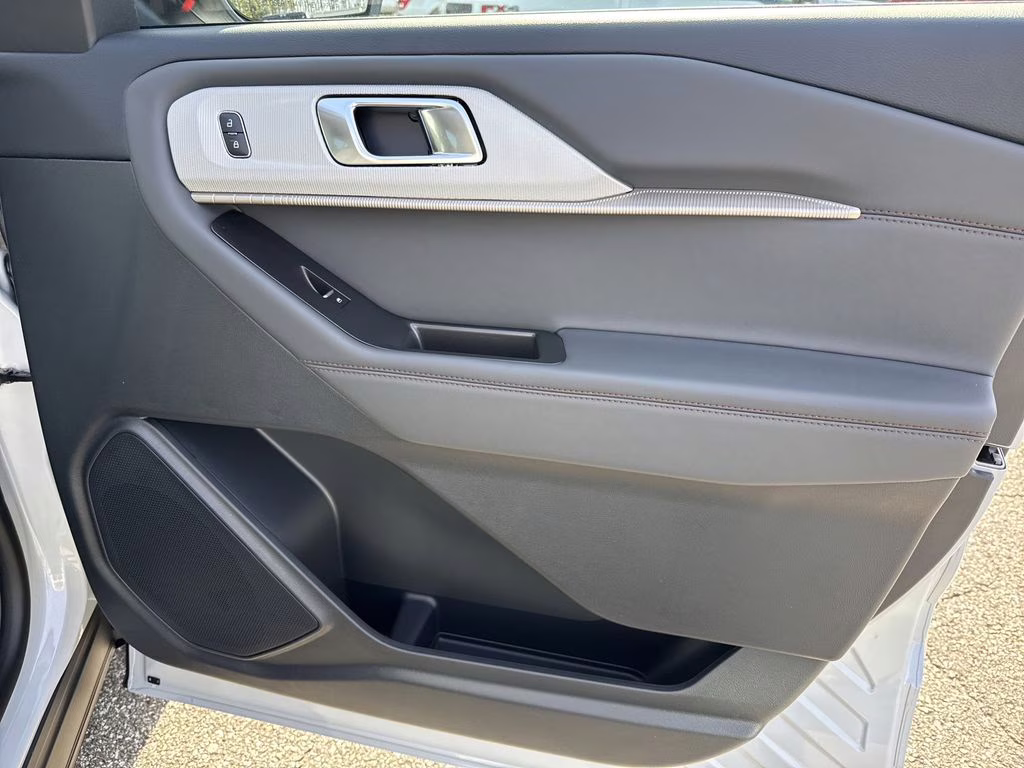 2026 Space White Metallic Ford Explorer Active RWD SUV