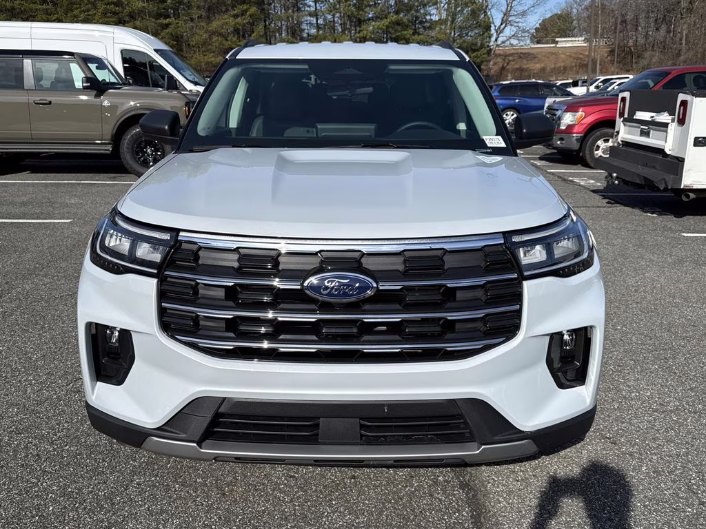 2026 Space White Metallic Ford Explorer Active RWD SUV