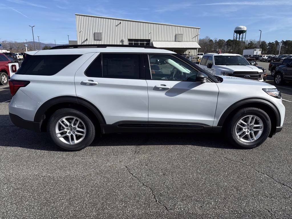 2026 Space White Metallic Ford Explorer Active RWD SUV