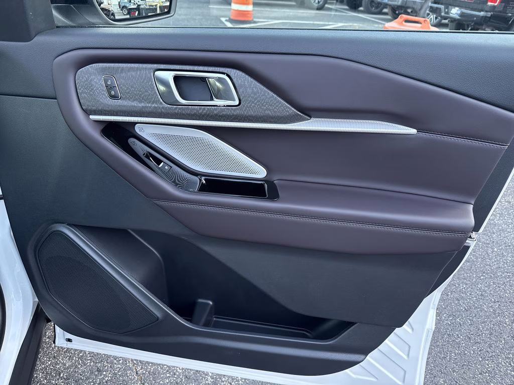 2026 Star White Metallic Tri-Coat Ford Explorer Platinum RWD SUV