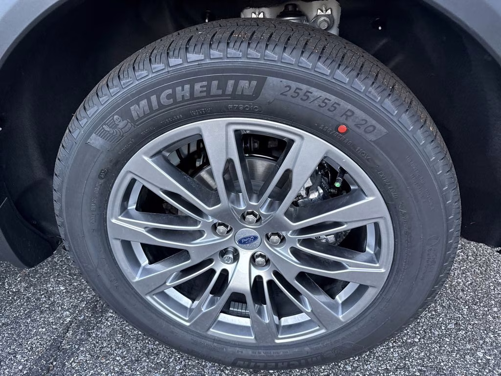 2026 Star White Metallic Tri-Coat Ford Explorer Platinum RWD SUV