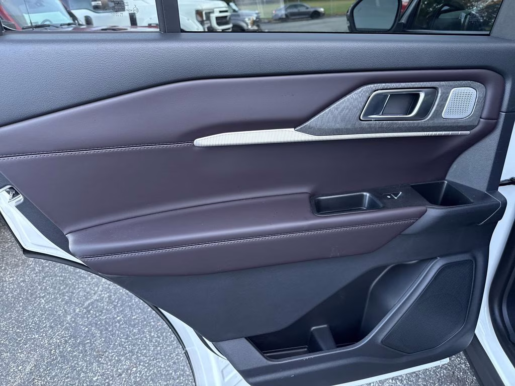 2026 Star White Metallic Tri-Coat Ford Explorer Platinum RWD SUV