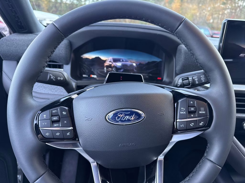 2026 Star White Metallic Tri-Coat Ford Explorer Platinum RWD SUV