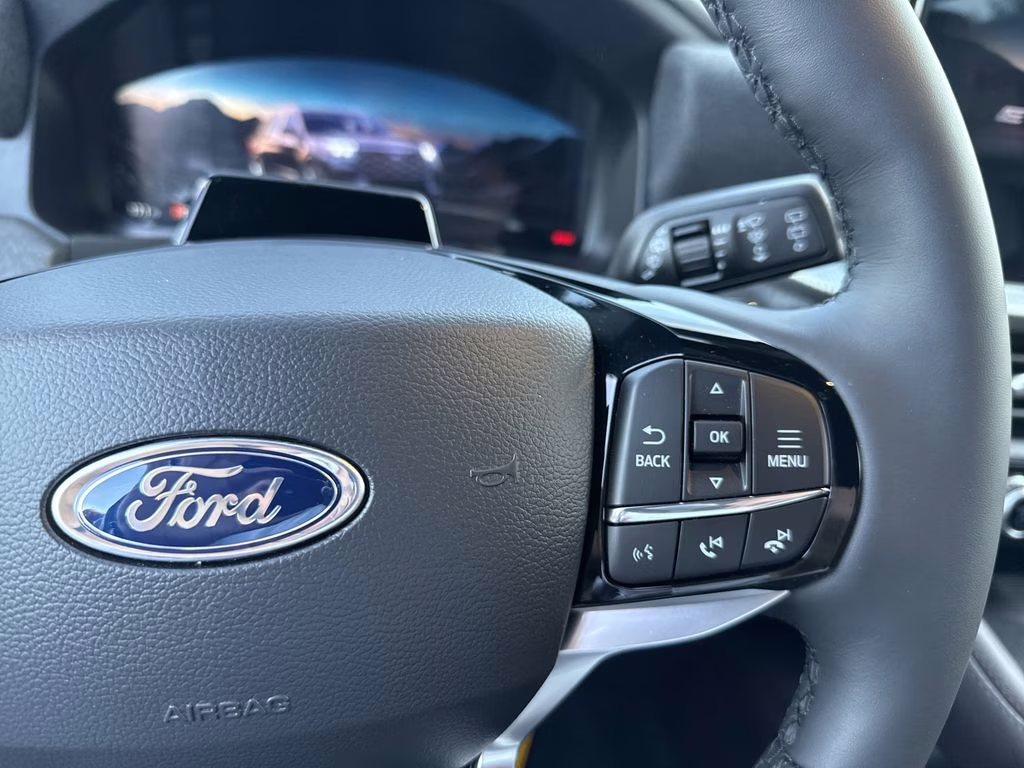 2026 Star White Metallic Tri-Coat Ford Explorer Platinum RWD SUV