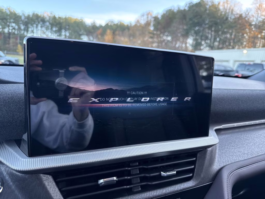 2026 Star White Metallic Tri-Coat Ford Explorer Platinum RWD SUV