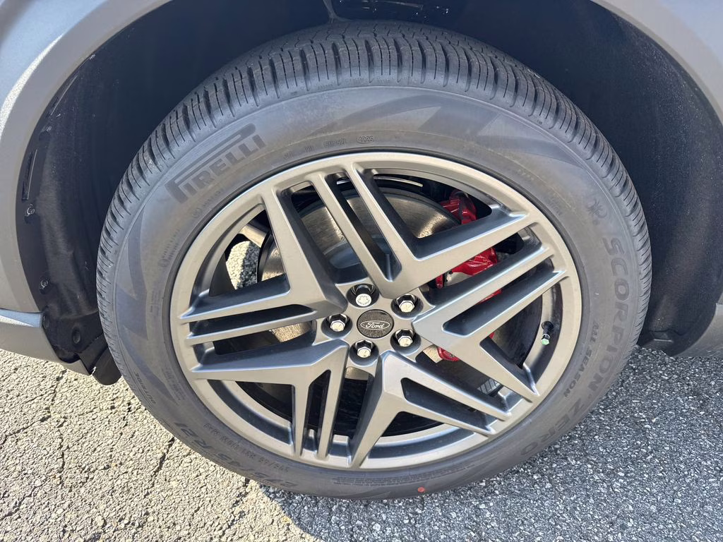 2026 White Metallic Ford Explorer ST-Line RWD SUV