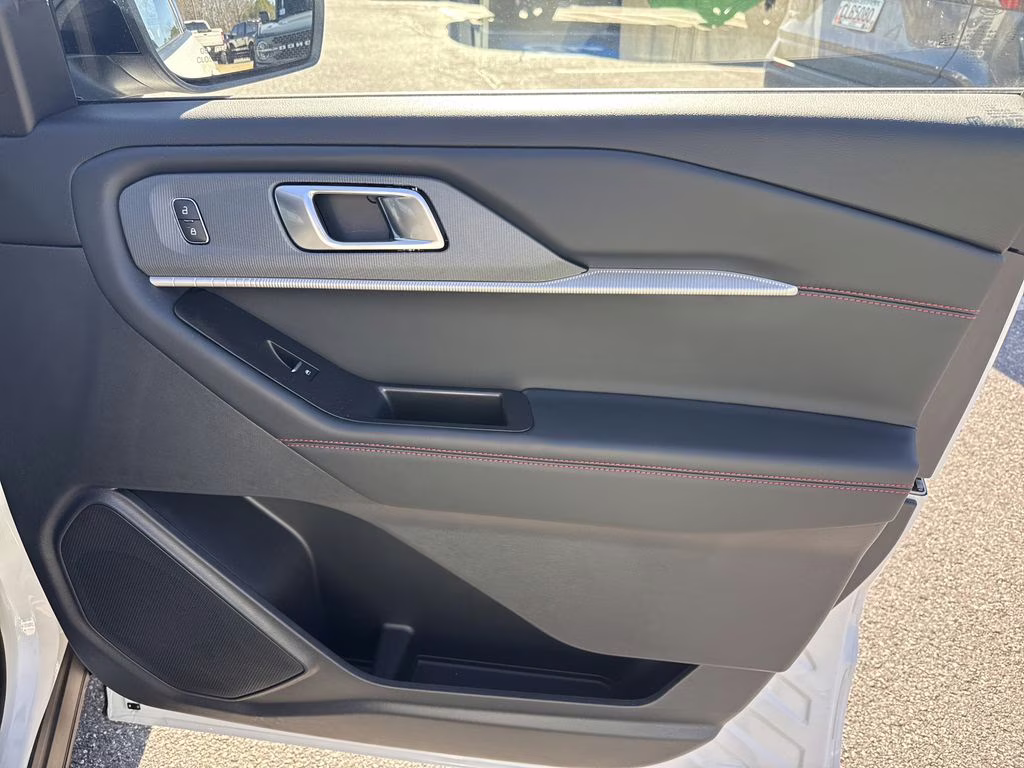 2026 White Metallic Ford Explorer ST-Line RWD SUV