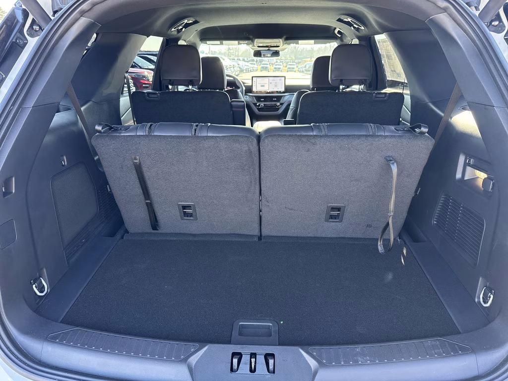 2026 White Metallic Ford Explorer ST-Line RWD SUV