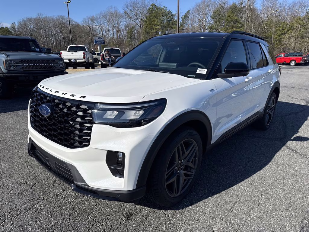 2026 White Metallic Ford Explorer ST-Line RWD SUV