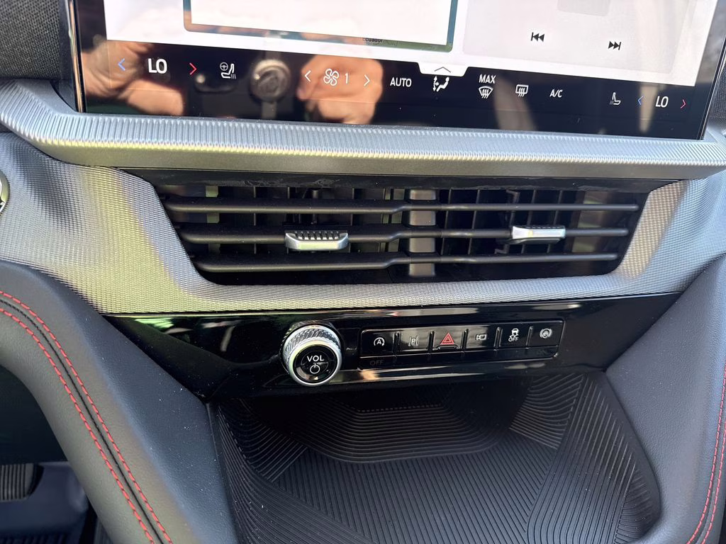 2026 White Metallic Ford Explorer ST-Line RWD SUV