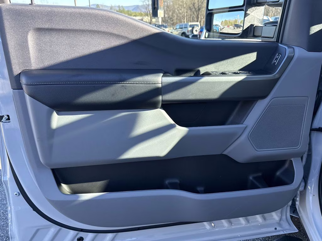 2026 Avalanche Ford Super Duty F-250 SRW XL 4X4 Truck