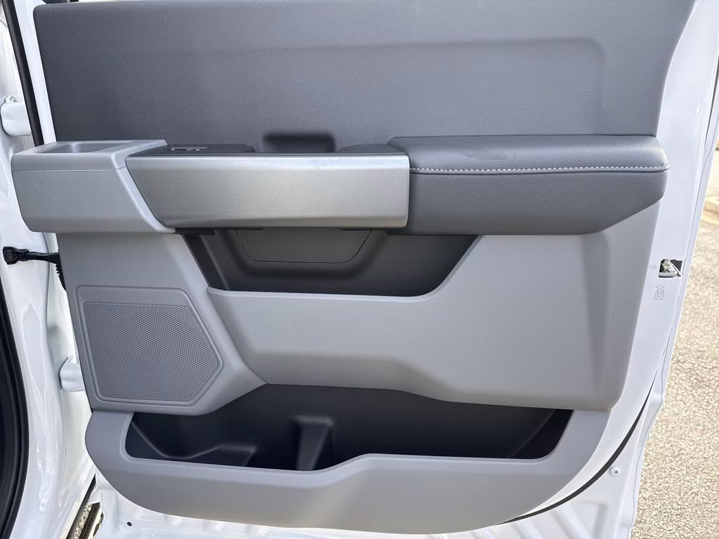 2026 Oxford White Ford Super Duty F-250 SRW XL 4X4 Truck