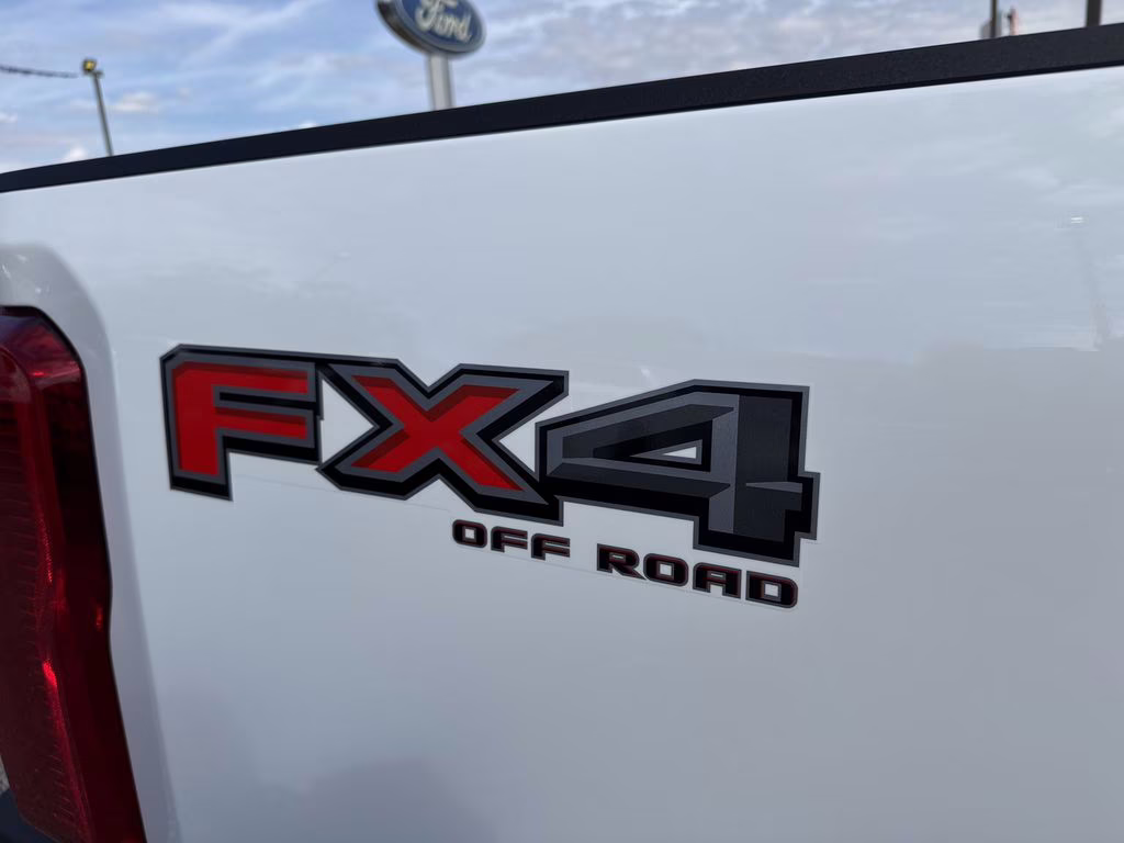 2026 Oxford White Ford Super Duty F-250 SRW XL 4X4 Truck