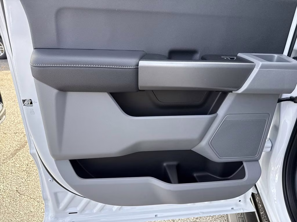 2026 Oxford White Ford Super Duty F-250 SRW XL 4X4 Truck