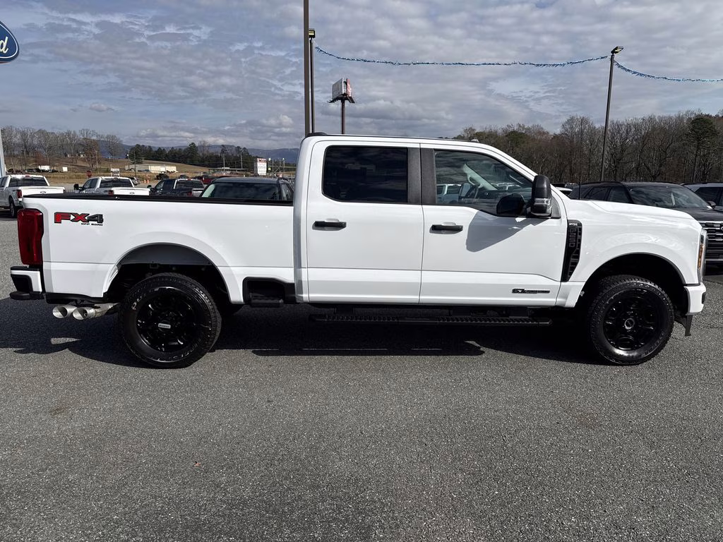 2026 Oxford White Ford Super Duty F-250 SRW XL 4X4 Truck