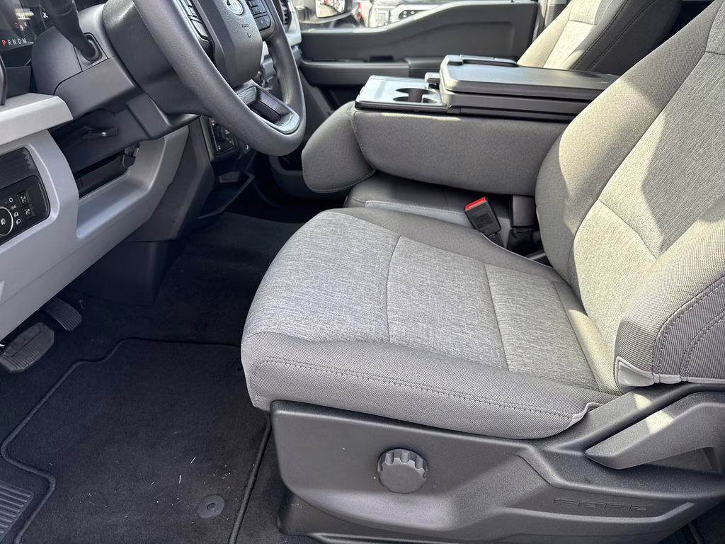 2026 Oxford White Ford Super Duty F-250 SRW XL 4X4 Truck