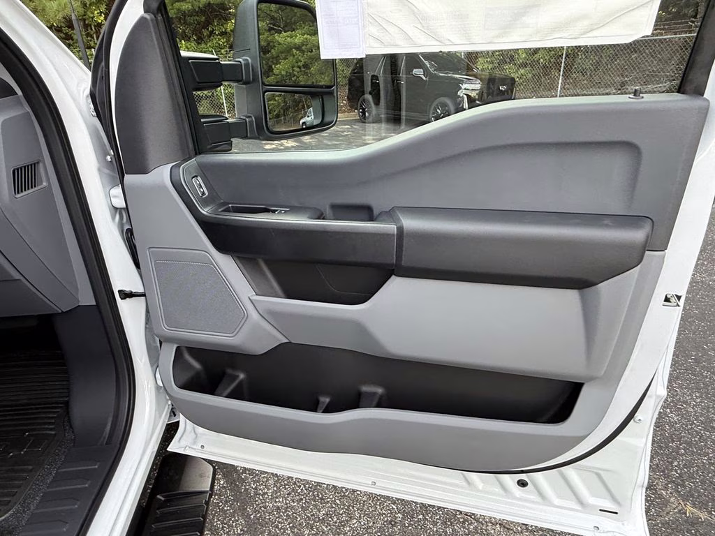 2026 Oxford White Ford Super Duty F-350 SRW XLT RWD Truck