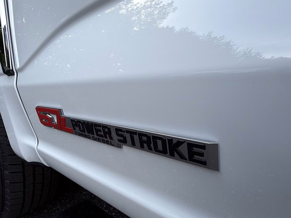 2026 Oxford White Ford Super Duty F-350 SRW XLT RWD Truck