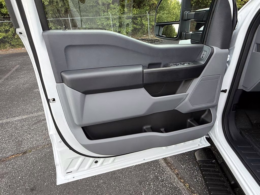 2026 Oxford White Ford Super Duty F-350 SRW XL RWD Truck