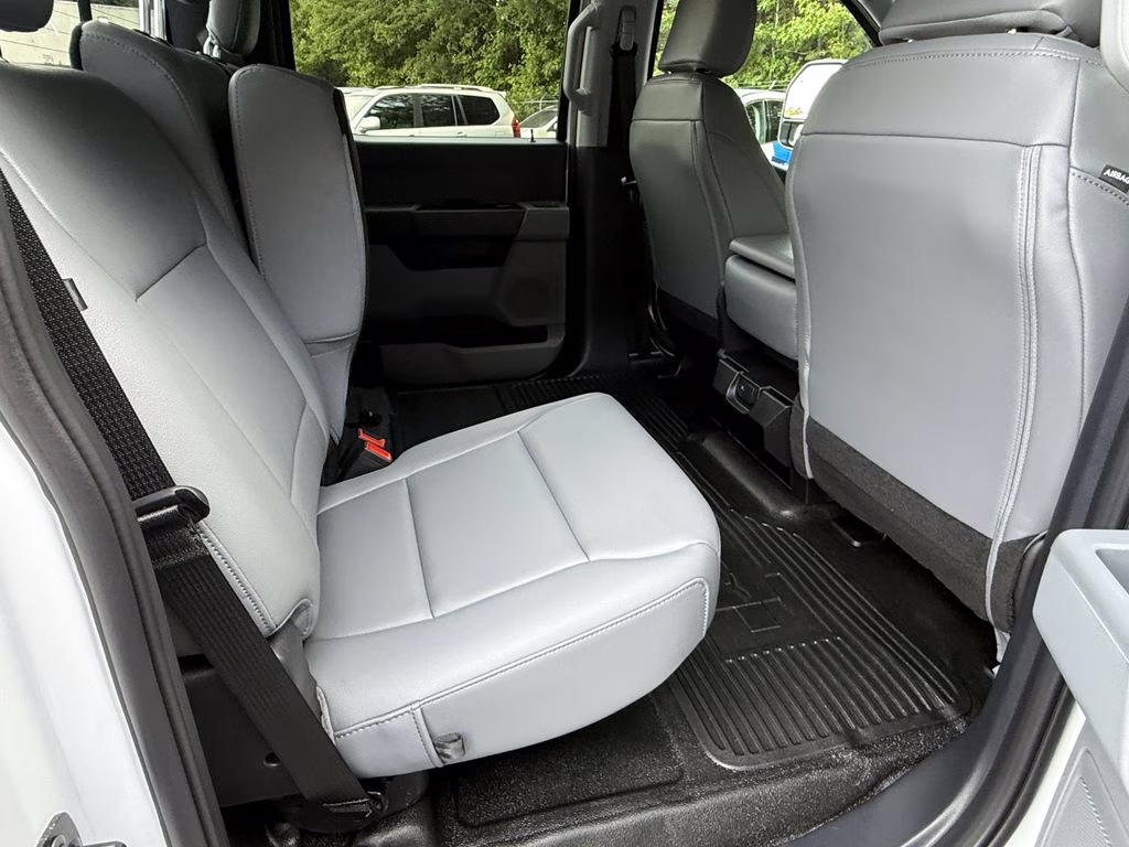 2026 Oxford White Ford Super Duty F-350 SRW XL RWD Truck