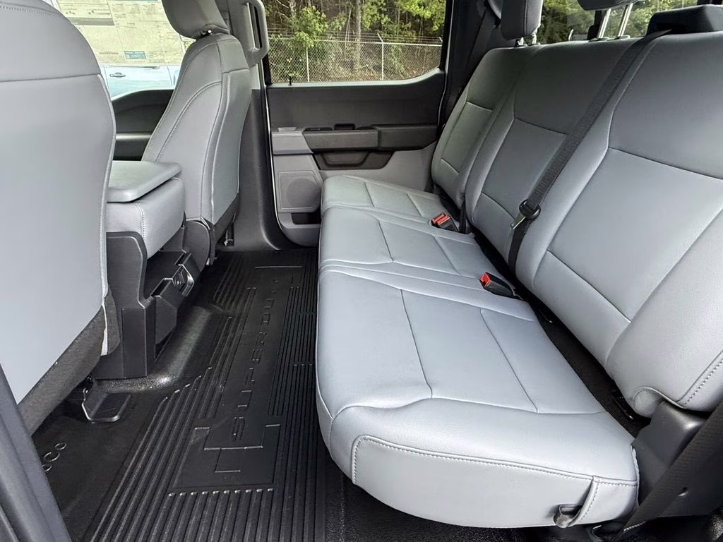 2026 Oxford White Ford Super Duty F-350 SRW XL RWD Truck