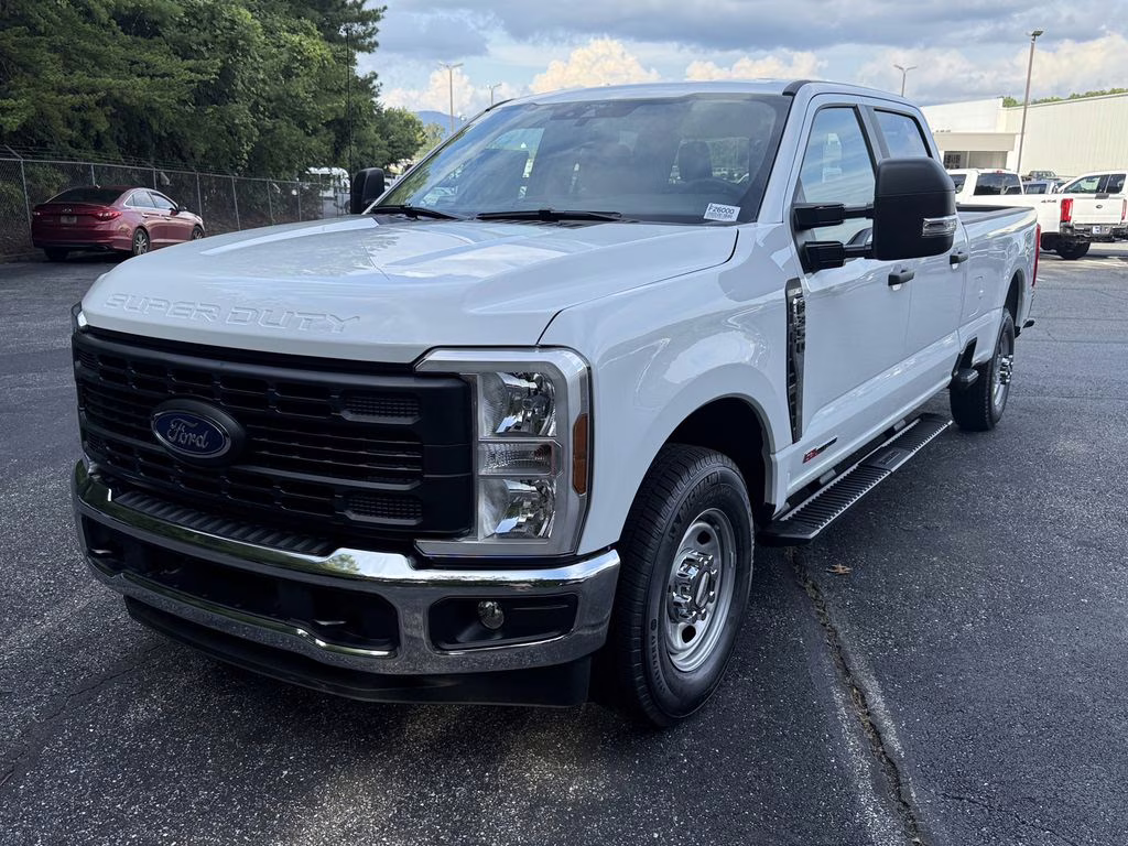 2026 Oxford White Ford Super Duty F-350 SRW XL RWD Truck