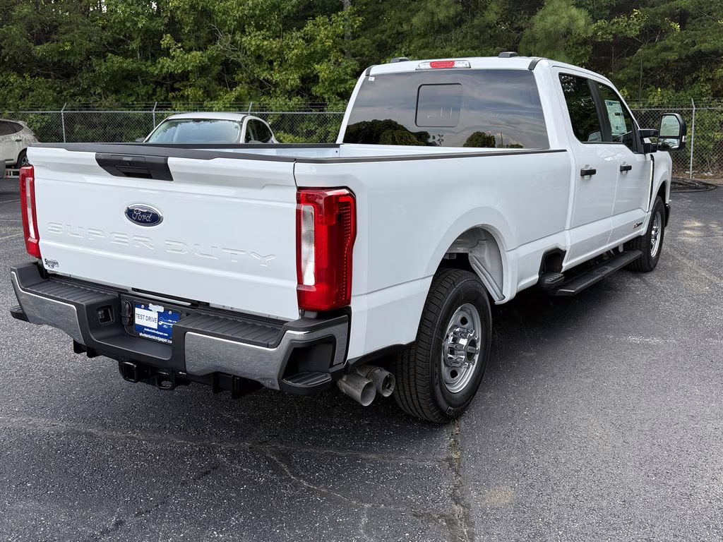 2026 Oxford White Ford Super Duty F-350 SRW XL RWD Truck