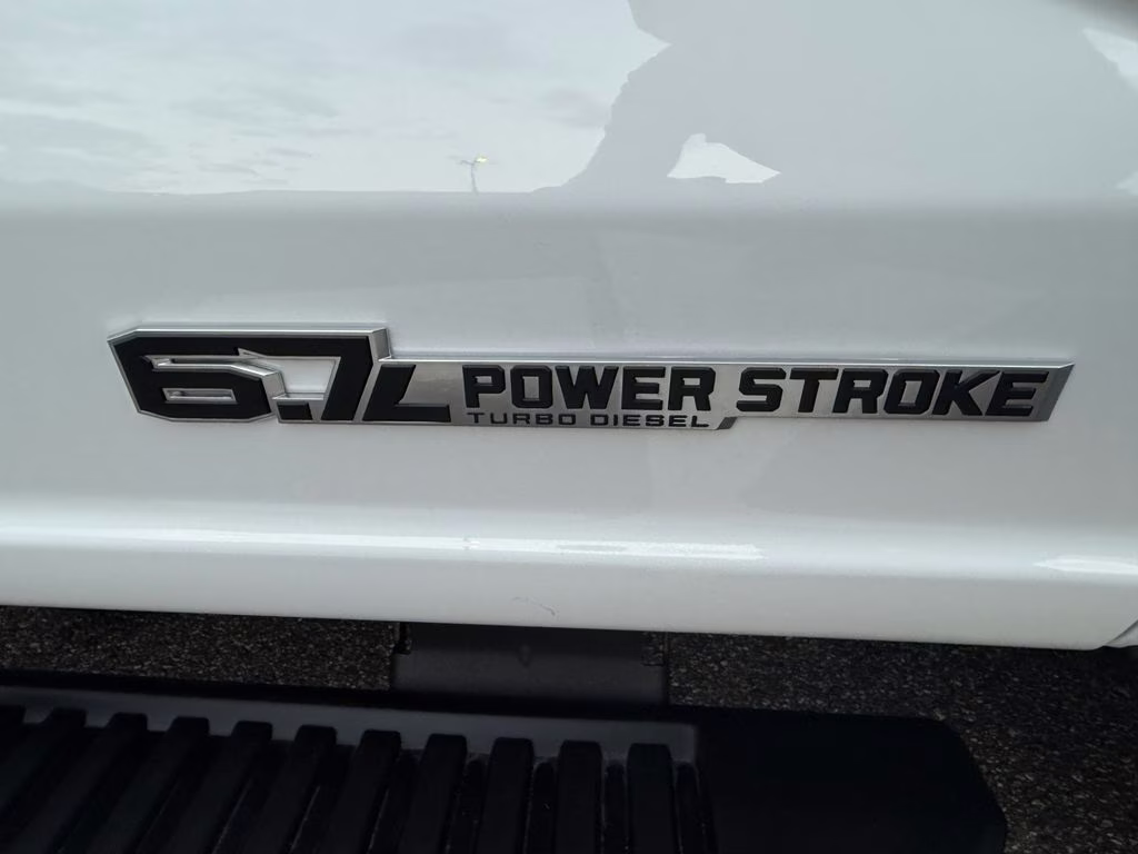 2026 Oxford White Ford Super Duty F-350 SRW XL RWD Truck