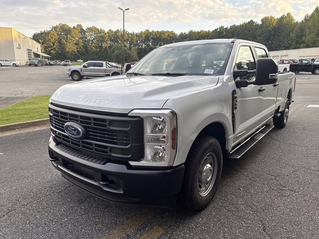 2026 Oxford White Ford Super Duty F-350 SRW XL RWD Truck