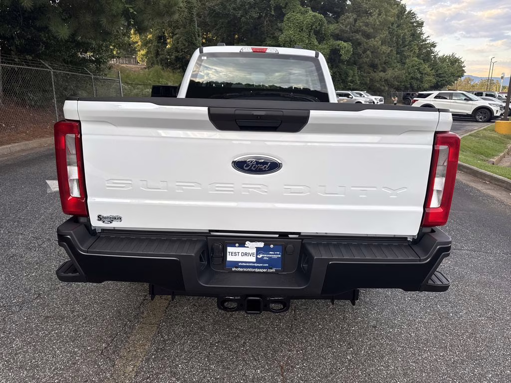 2026 Oxford White Ford Super Duty F-350 SRW XL RWD Truck