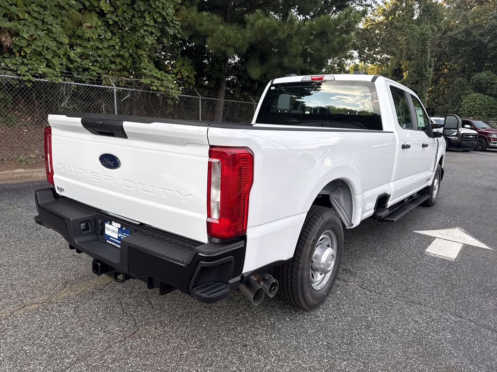 2026 Oxford White Ford Super Duty F-350 SRW XL RWD Truck