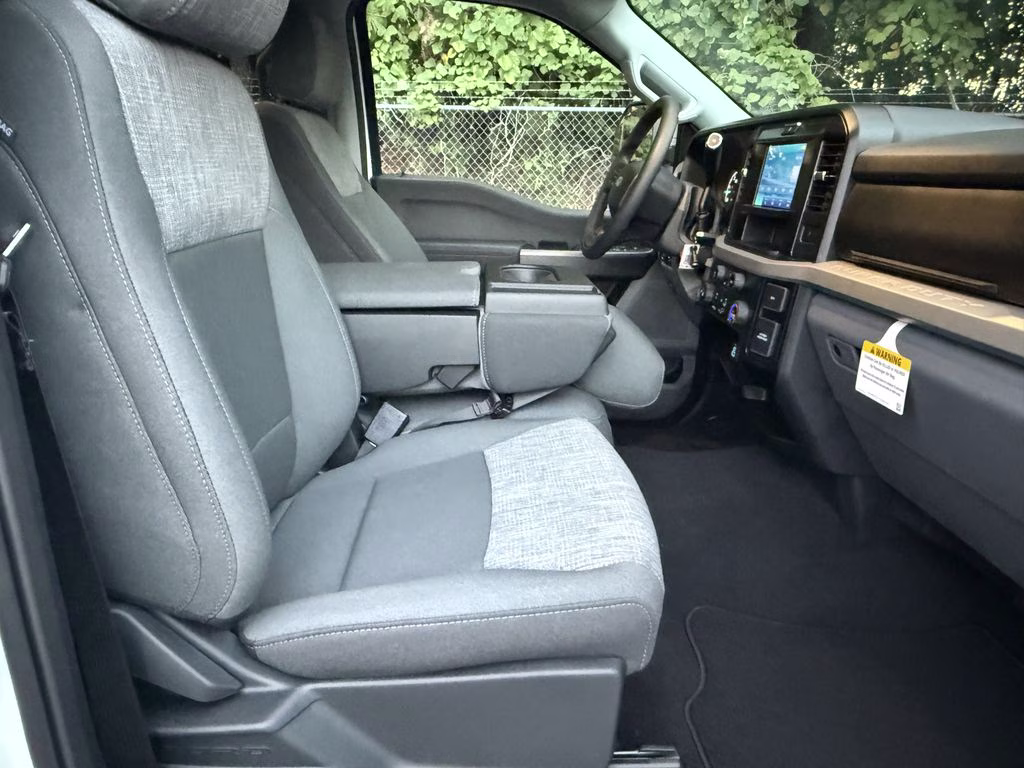 2026 Oxford White Ford Super Duty F-350 SRW XLT RWD Truck