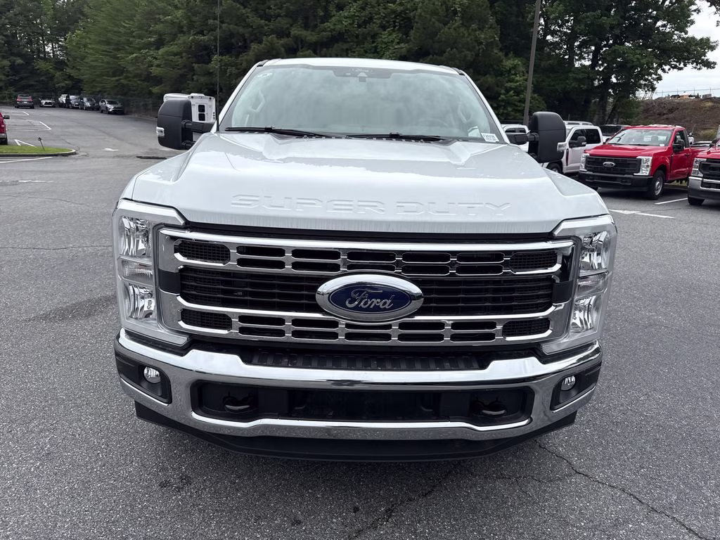 2026 Oxford White Ford Super Duty F-350 SRW XLT RWD Truck