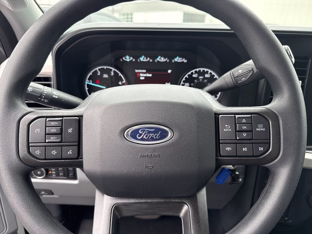 2026 Oxford White Ford Super Duty F-350 SRW XLT RWD Truck