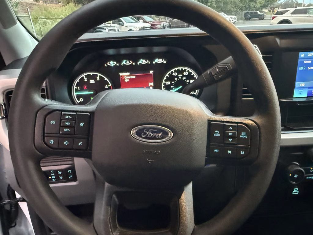2026 Oxford White Ford Super Duty F-350 SRW XLT RWD Truck