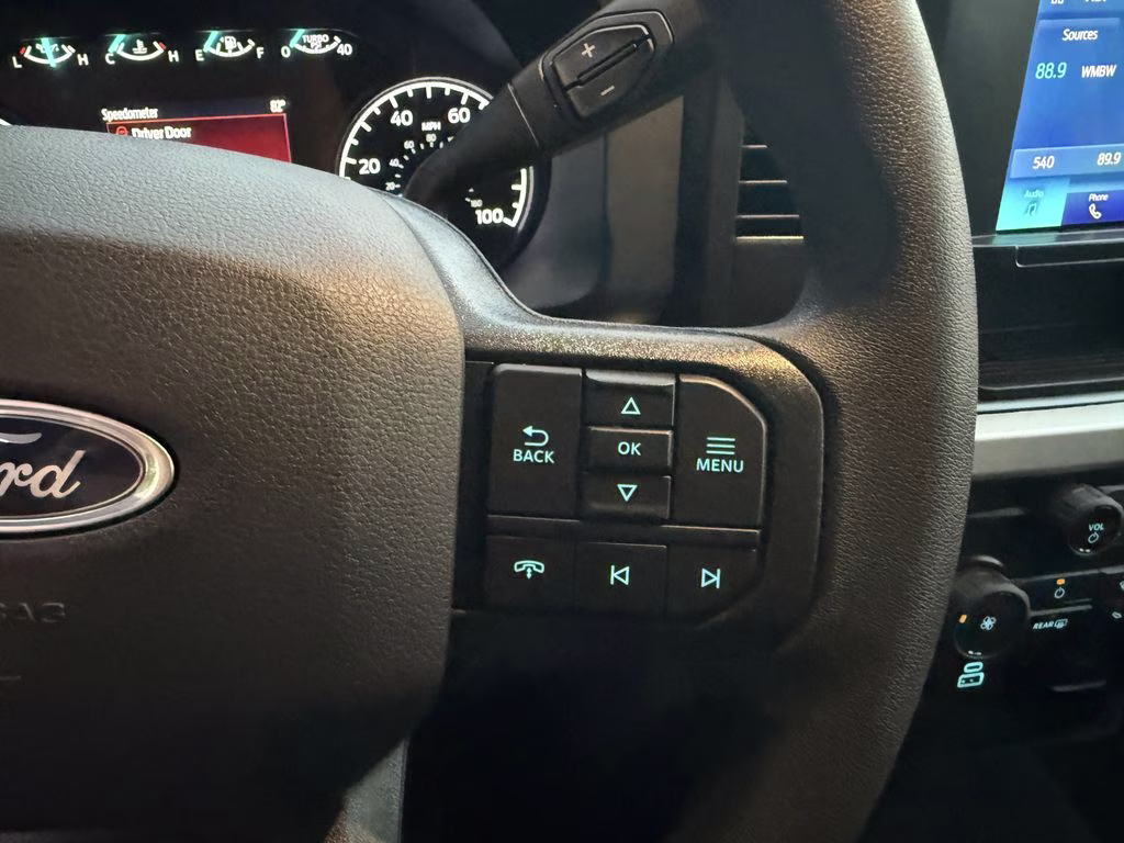 2026 Oxford White Ford Super Duty F-350 SRW XLT RWD Truck