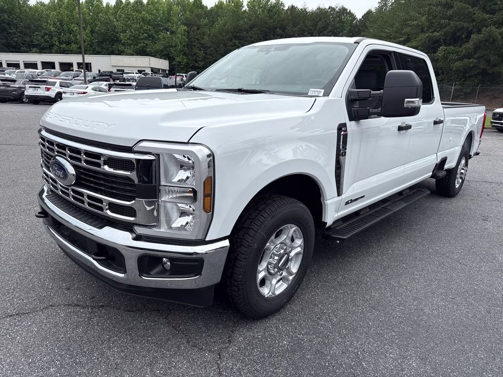 2026 Oxford White Ford Super Duty F-350 SRW XLT RWD Truck