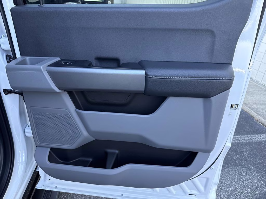 2026 Oxford White Ford Super Duty F-350 SRW XL 4X4 Truck