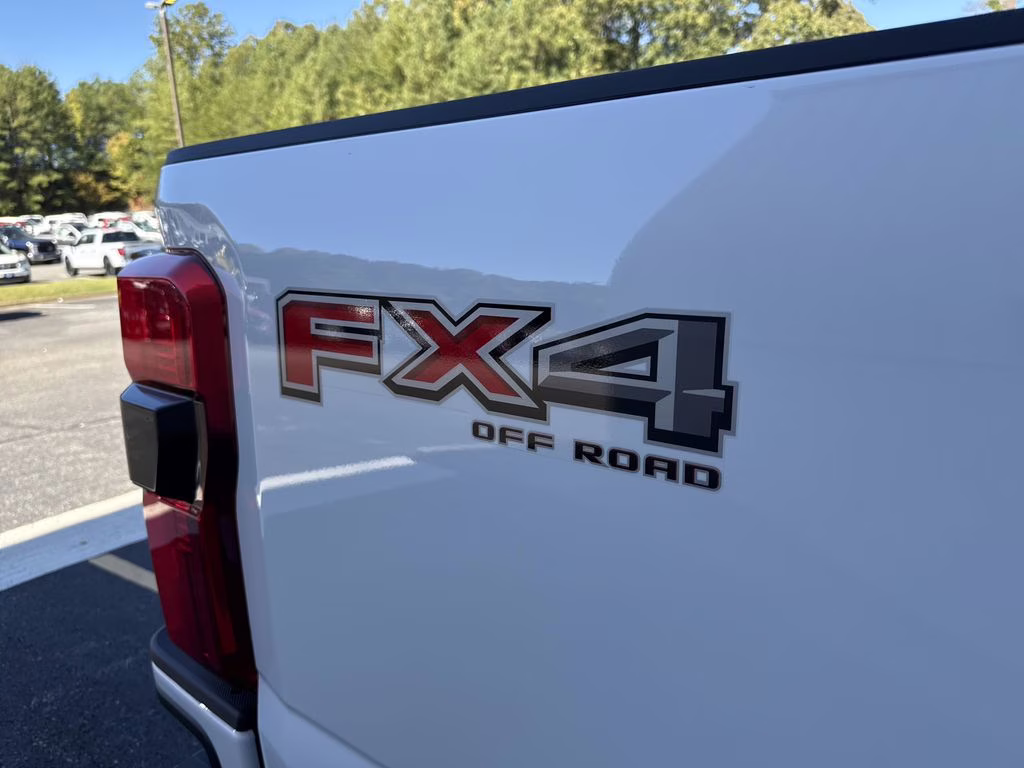 2026 Oxford White Ford Super Duty F-350 SRW XL 4X4 Truck