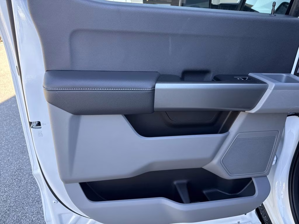 2026 Oxford White Ford Super Duty F-350 SRW XL 4X4 Truck