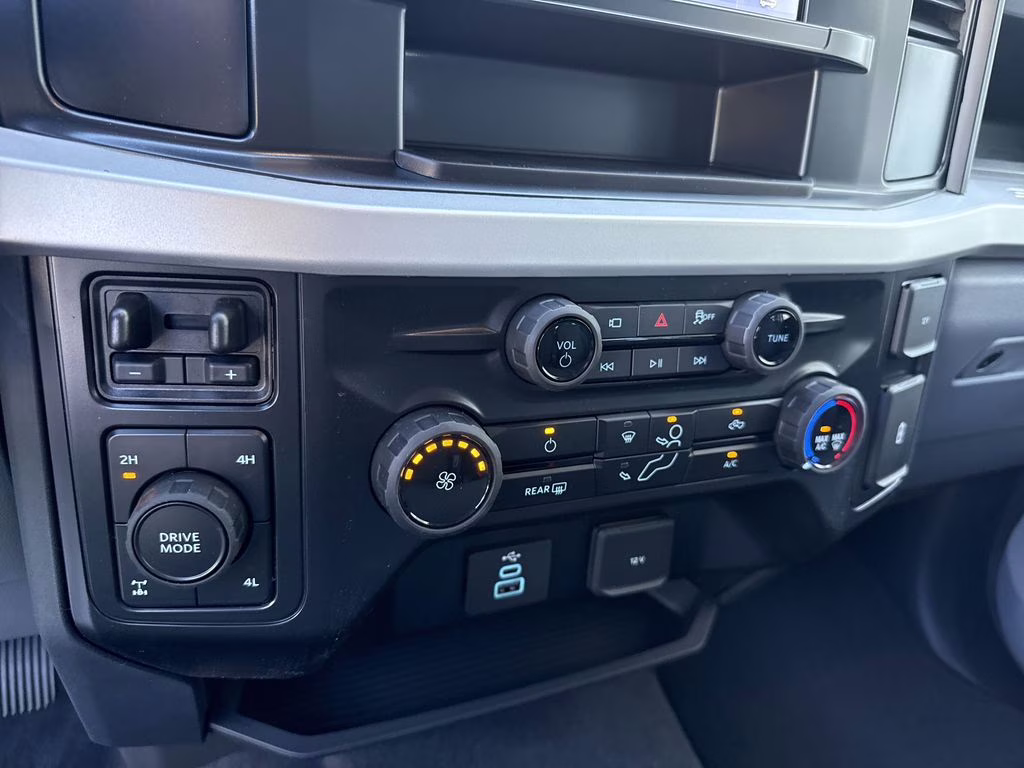 2026 Oxford White Ford Super Duty F-350 SRW XL 4X4 Truck