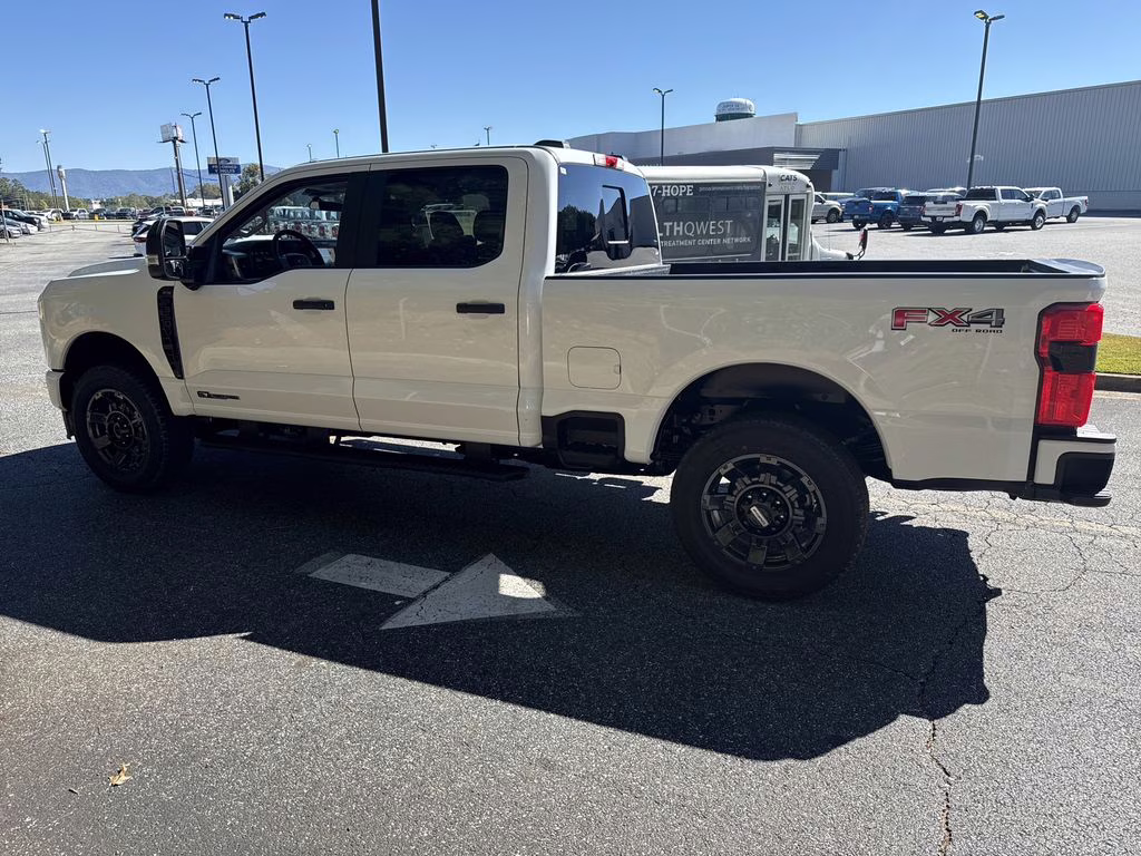 2026 Oxford White Ford Super Duty F-350 SRW XL 4X4 Truck