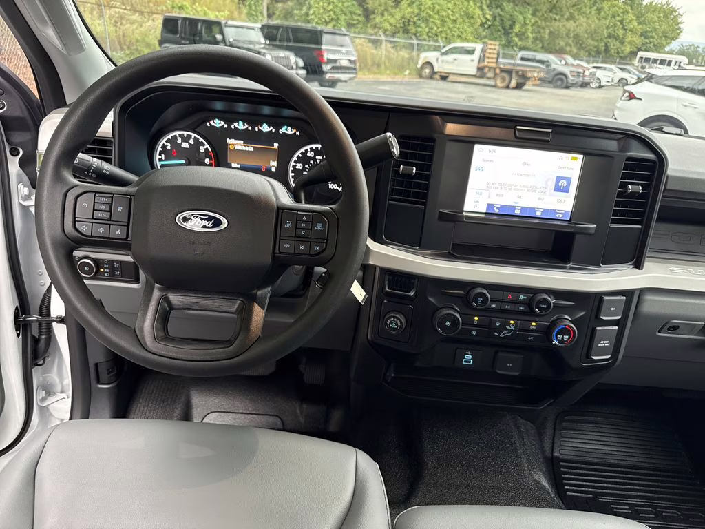 2026 Oxford White Ford Super Duty F-350 SRW XL RWD Truck