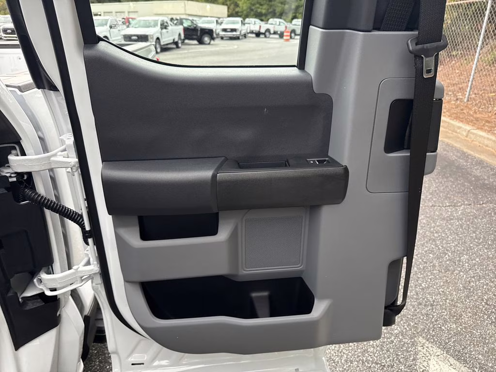 2026 Oxford White Ford Super Duty F-350 SRW XL RWD Truck